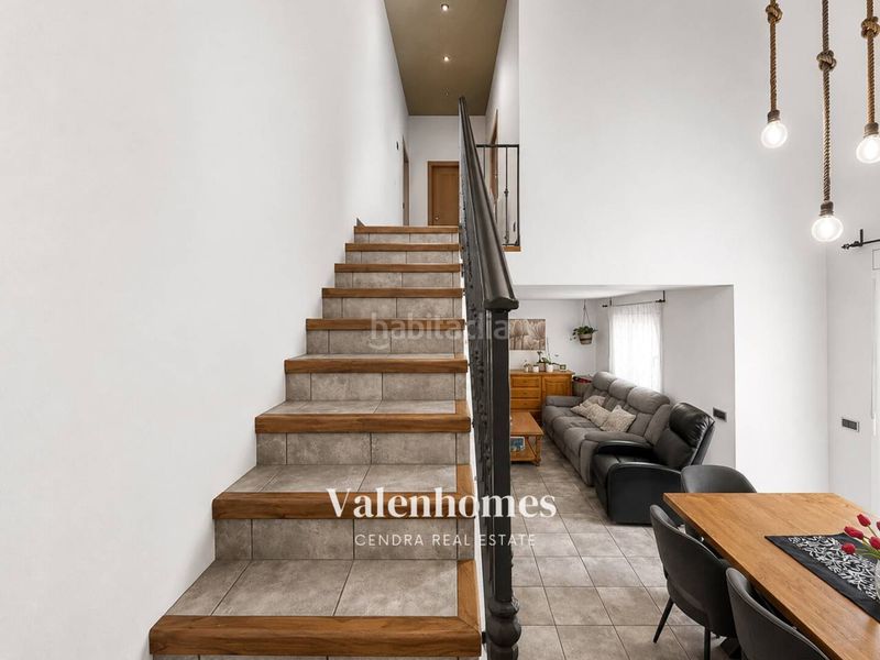Foto e88ff6cc-e6af-4282-b886-a3d421e78a6c. Casa  en venta en Avinyó