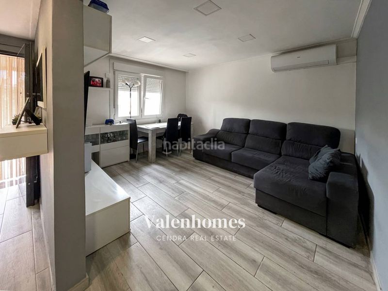 Foto a8b01903-2309-40df-ac2c-879d9f748939. Casa amb aparcament a Lliçà d´Amunt