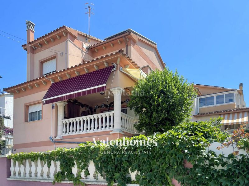 Foto fdec088d-a966-4ab3-91b3-cf0a6b04eb34. Casa  en venta en roda de berà en Roda de Barà