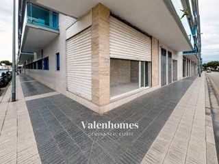 Geschäftsraum  Calle riu glorieta. Local en venta en cambrils