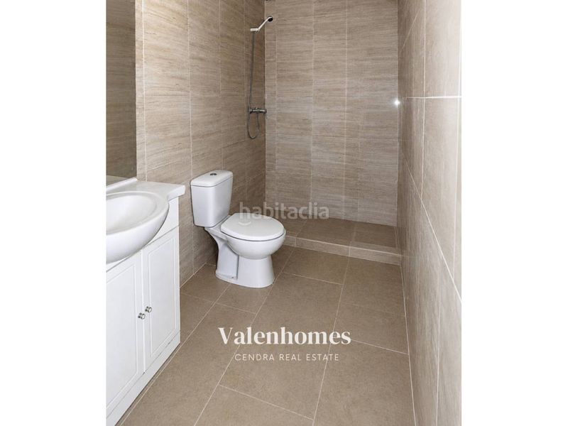 Foto 35ea3e69-0a80-4d31-9eba-1b8ba97dc424. Local comercial a Els Esquirols Cambrils
