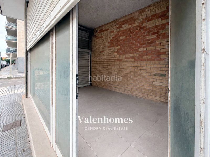 Foto a8174b5d-0643-413a-acc4-380e3e74636c. Local comercial a Els Esquirols Cambrils