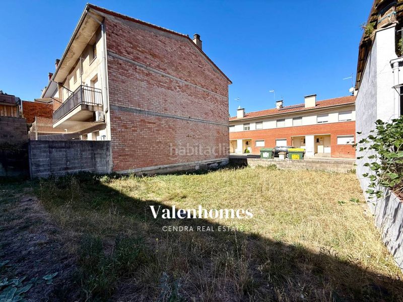 Foto 127b5a9f-9833-4cd4-b413-2c78383226ed. Terreny residencial a Olot