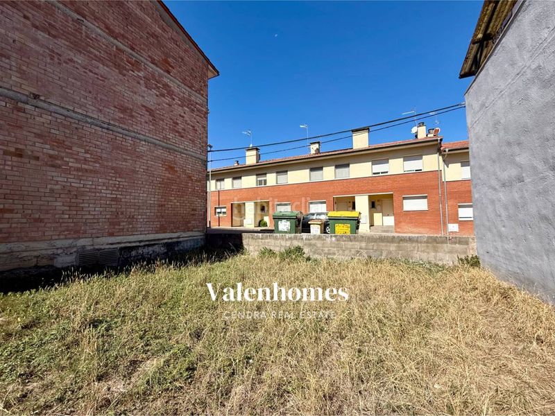 Foto 2fd812c0-37cd-4e6f-a4aa-729325ea49d8. Terreny residencial a Olot