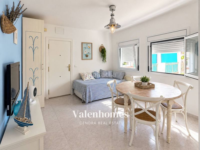 Foto f9a91222-e1c9-4fbb-9bae-98d2ef998329. Pis a La Pineda Vila-seca