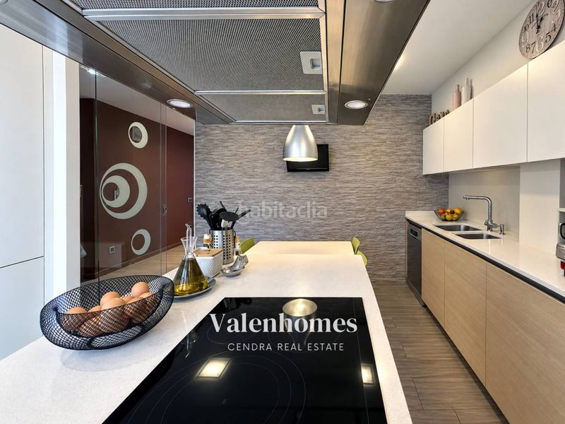 Foto 5679d834-5e3b-4cb1-a9e4-72ad2b55e249. Casa amb calefacció aparcament a Ca n'Anglada Terrassa
