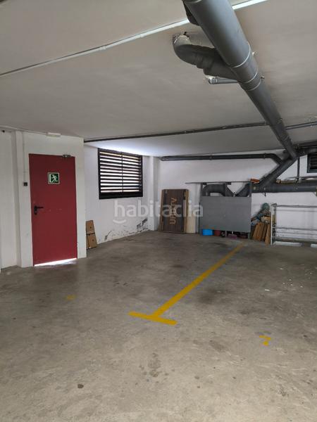 Foto de89967e-7721-4ea5-8bac-654d5dfe9e25. Parking voiture dans Centre Granollers