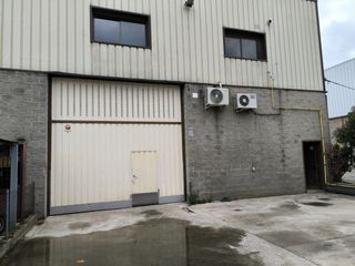 Lloguer Nau industrial  Carrer holanda. Nau ideal per a distribució - taller - producció - propera a acc