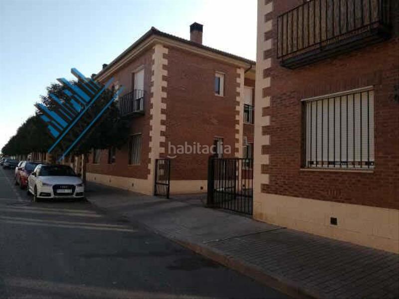 Foto 2dd32a60-a6e4-4f7d-bb59-c1fa7507532a. Parking coche raymu vende en Urb. Belvalle Meco