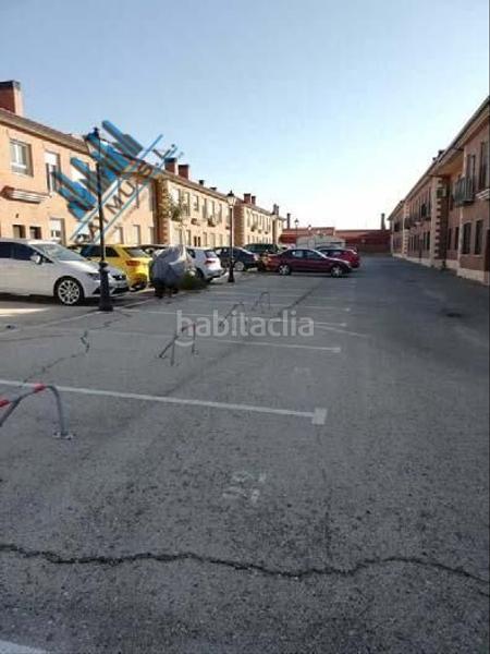 Foto 42be2108-c654-4b47-9f1f-2d4662fb6f73. Parking coche raymu vende en Urb. Belvalle Meco