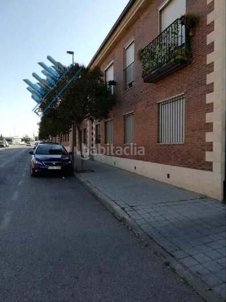 Foto 57d48a7e-872f-4bb2-8e08-11996669c9bb. Parking coche raymu vende en Urb. Belvalle Meco