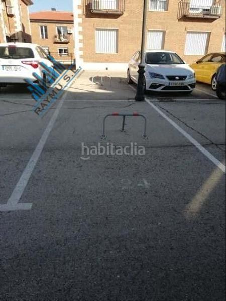 Foto 6c7d2af9-6107-41d2-987d-eb58bef26aad. Parking coche raymu vende en Urb. Belvalle Meco