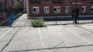 Aparcament cotxe a Urb. Belvalle. Raymu vende