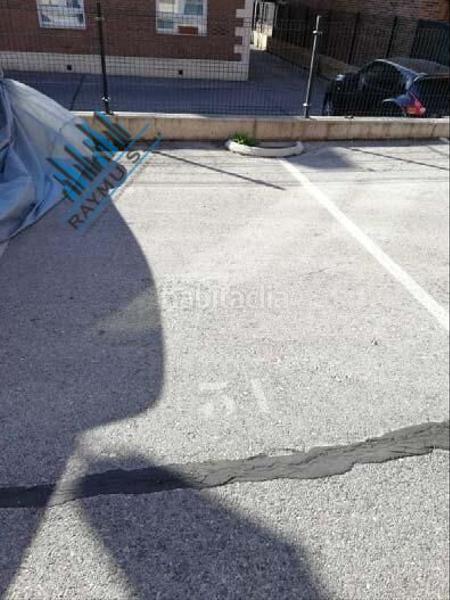Foto 9853b0dd-c01a-4ad3-a8c1-bdbc8f62e998. Parking coche raymu vende en Urb. Belvalle Meco