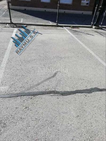 Foto bce28551-ab1f-4c06-94da-672d96204c3d. Parking coche raymu vende en Urb. Belvalle Meco