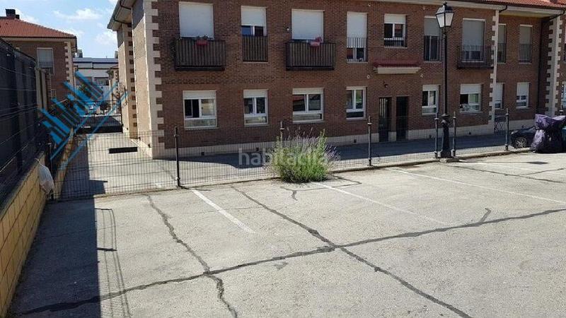 Foto 3b47459a-e516-4874-b84e-87fa2f242536. Aparcament cotxe a Urb. Belvalle Meco