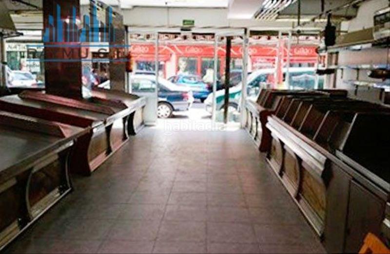 Foto ceb4a743-3069-41d9-ade2-c857f214e785. Local comercial raymu vende en Reyes Parla