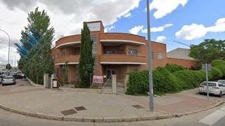 Nau industrial a Suroeste - Zona Hospital. Raymu vende