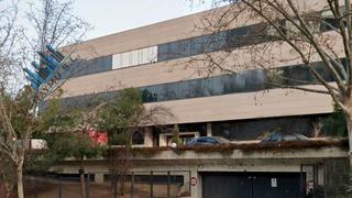 Local Comercial en Polgono Industrial Sur. Raymu vende
