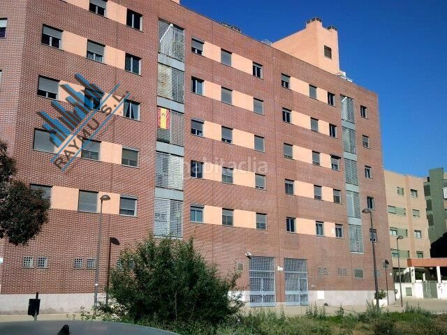 Foto a9c346ac-3da4-480e-a3b7-59b836f49d43. Aparcament cotxe a El Bercial Getafe