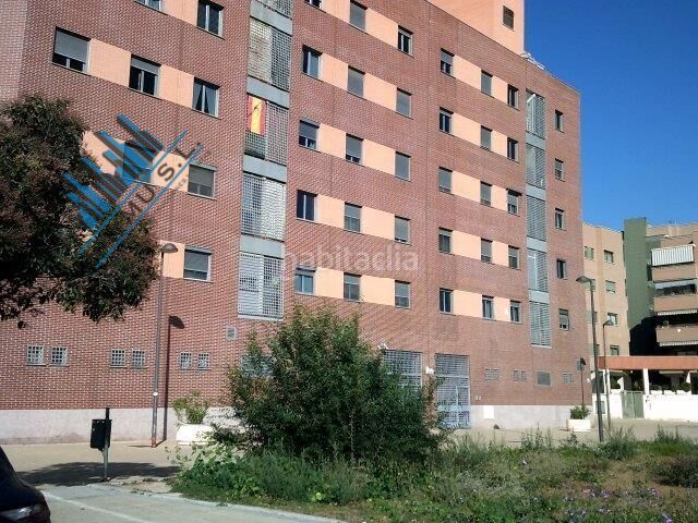Foto ccd1aa84-2bd9-4011-a63b-733139daf1ae. Aparcament cotxe a El Bercial Getafe