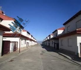 Xalet  Calle mirasierra. Vivienda unifamiliar en lucillos toledo