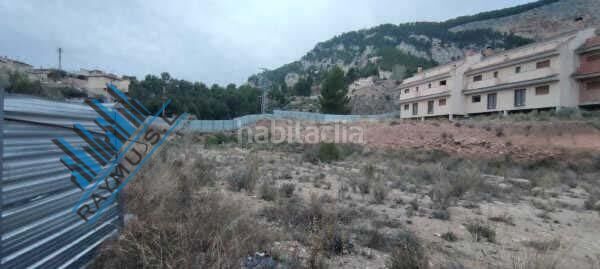 Foto 93c2f56d-4bbd-4029-874b-7b3a39a8f4f7. Edifici a Zona Nord Alcoi