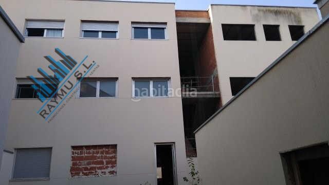 Foto 1feb4a9c-356b-4f3f-8e46-b5f043daee65. Edificio in Cadrete