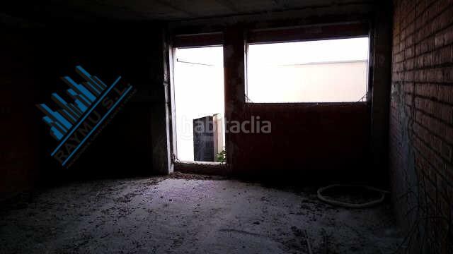 Foto 7d87a919-a416-4976-9381-c13fa929740f. Edificio in Cadrete