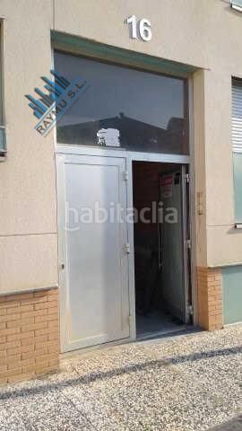 Foto eeda3ab1-90ba-403c-a612-759abee8cf53. Edificio in Cadrete