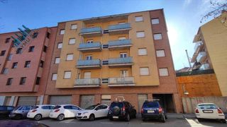 Edificio  Carrer del fra jacint coma i galí. Promoción de 13 viviendas en obra parada en manresa barrio sagra