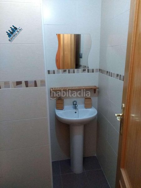 Foto 5b808f81-d1db-4ae7-bf27-b3d18789ce8f. Edifici a Velilla de San Antonio