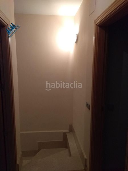 Foto 5b98eb30-4732-43b0-b2a5-82ecd724024c. Edifici a Velilla de San Antonio