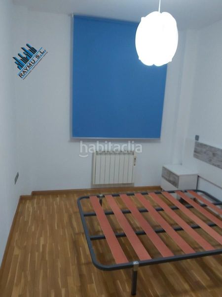 Foto bb257df0-c605-46b0-981e-e98ebd67c8e9. Edifici a Velilla de San Antonio