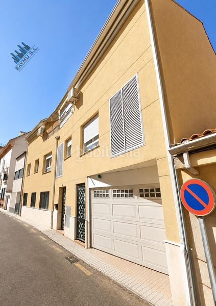 Foto fb6b9989-3ce2-4cbd-8a02-86de66f815cf. Edifici a Velilla de San Antonio
