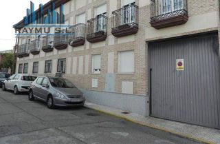 Aparcament cotxe  Calle manantial. Plaza de garaje para moto en el álamo, madrid!