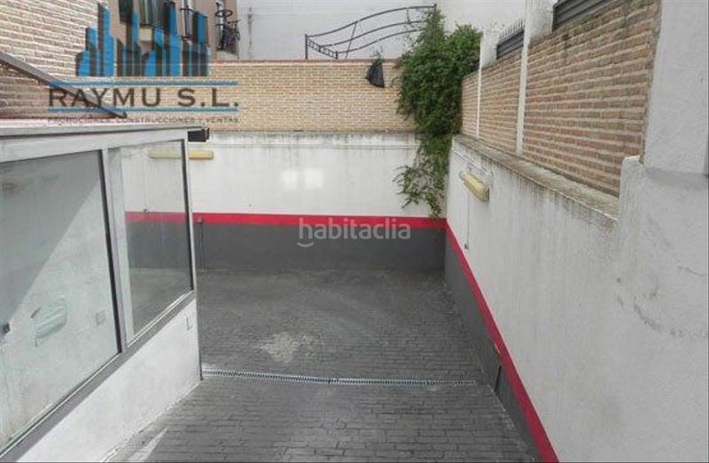 Foto 6ecd24ae-bebd-4093-8b03-b5e8104646db. Parking coche raymu vende en Álamo (El)