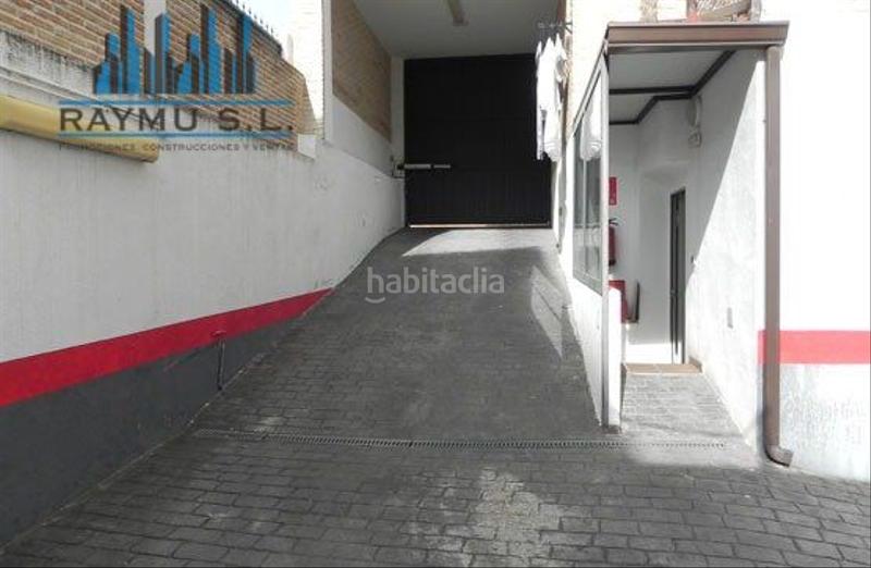 Foto da97f794-ede1-423a-bb07-ffef167bee79. Parking coche raymu vende en Álamo (El)