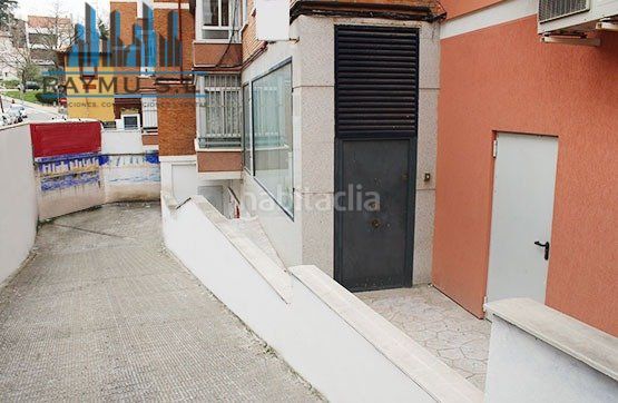 Foto efed3b49-bd98-4a38-a776-2e2354386988. Aparcament cotxe a Ciudad Universitaria Madrid
