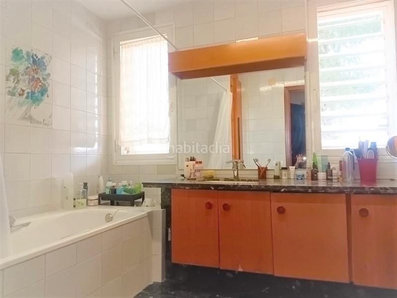 Foto 9f171530-770c-47b0-bc7d-d5e1da73ac80. Chalet mit heizung parking in Ciutat Jardí Lleida