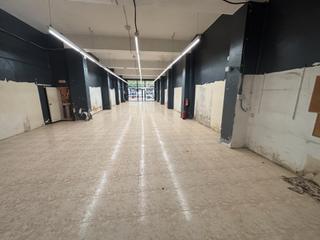 Business premise in Carrer Ramon y Cajal 39