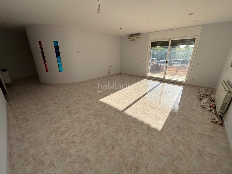 Foto 1d2cf76e-0a18-4bbf-9ce3-5490685dc2f9. Chalet with heating parking in Ciutat Jardí Lleida