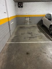 Parking coche en Carrer de la Granadella