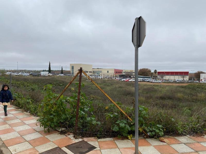 Foto f5070915-cae8-4671-ab3d-a14d91d8e0dc. Residential plot in Almendralejo