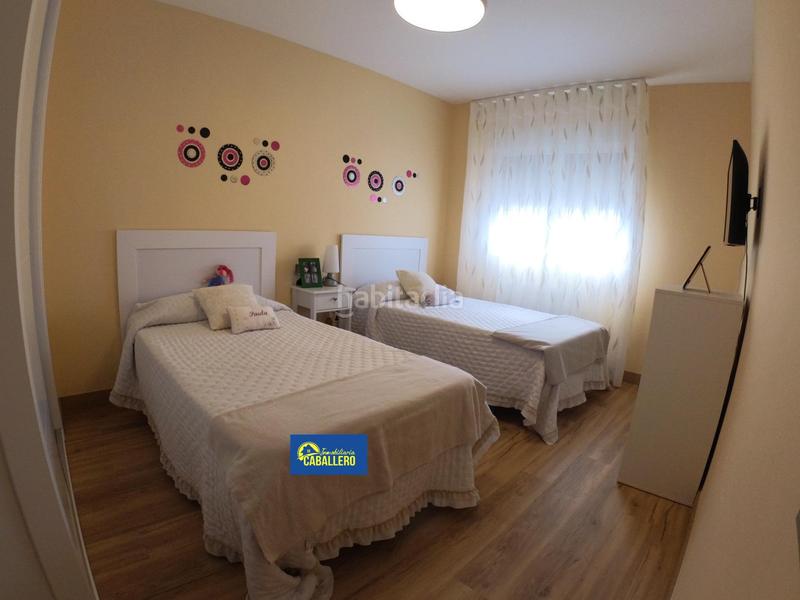 Foto b9c3f1f9-d3a9-46f4-9e34-008fd468f3f0. Casa a schiera con riscaldamento parcheggio in Zona Norte - Hospital - Urbanizaciones Plasencia