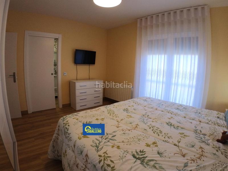 Foto bbf82b91-797d-45d9-833e-37e47f313329. Casa a schiera con riscaldamento parcheggio in Zona Norte - Hospital - Urbanizaciones Plasencia