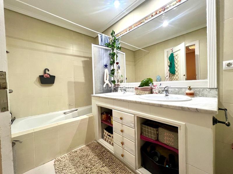 Foto 3f1993aa-26cb-416c-b550-3c5d7d8bab7d. Reihenhaus mit heizung parking in Los Pinos - El Pilar Plasencia