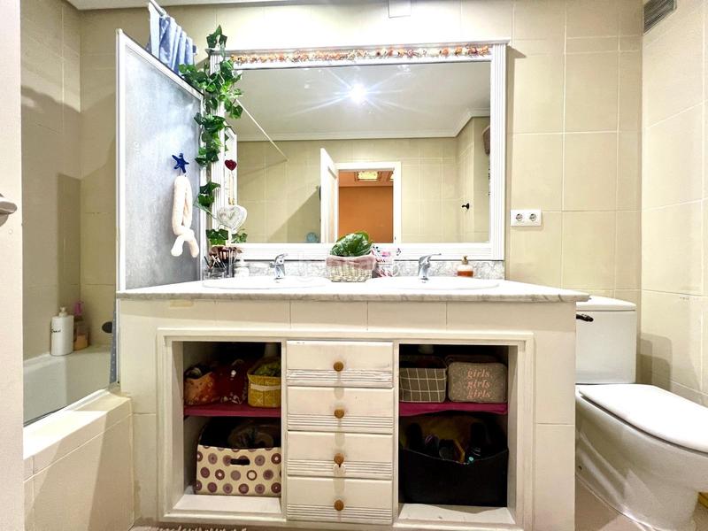 Foto 452159ca-7988-4515-8782-96607f1e1c9b. Reihenhaus mit heizung parking in Los Pinos - El Pilar Plasencia