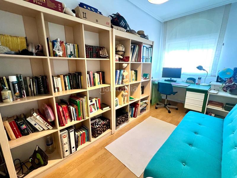 Foto 4d511673-da90-49cf-8dc9-e680b8b41d69. Reihenhaus mit heizung parking in Los Pinos - El Pilar Plasencia