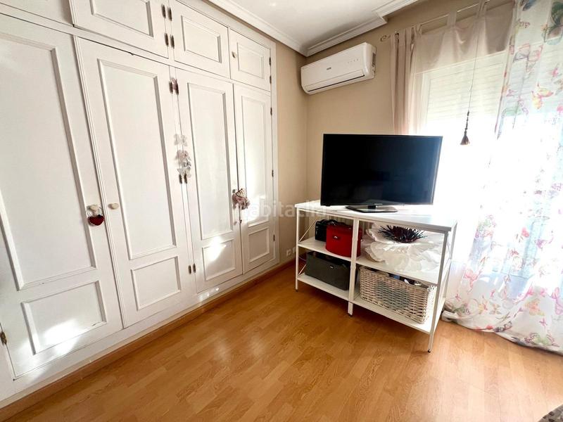 Foto 8db57367-5e8a-4960-9f4b-cbdd80ef8e44. Reihenhaus mit heizung parking in Los Pinos - El Pilar Plasencia